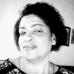 foto da criadora e curadora do blog  Raízes Bíblia