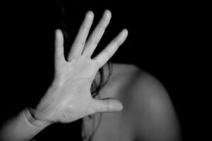 15 Exemplos de Pecado Mortal no Dia a Dia (Com Análise Detalhada)